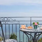 Azzuro Sea View